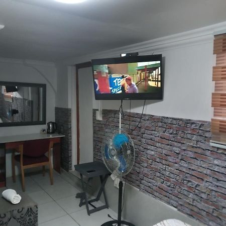 Dante Guest House Alberton Bagian luar foto