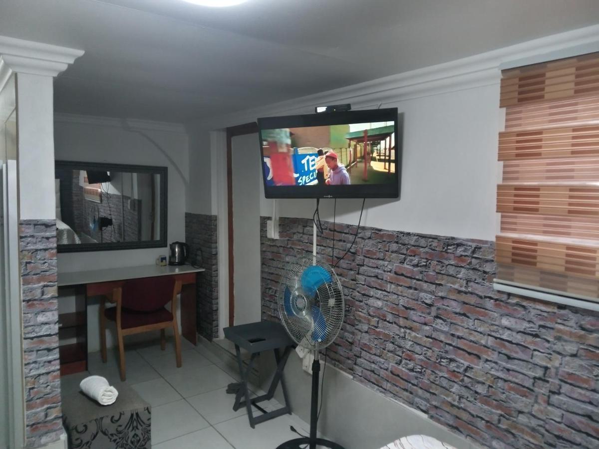 Dante Guest House Alberton Bagian luar foto